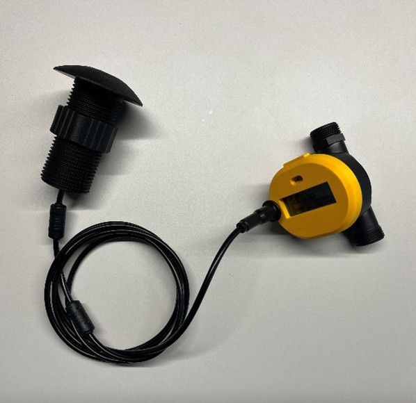 Pit type external antenna mounted on a Qalcosonic W1 smart water meter